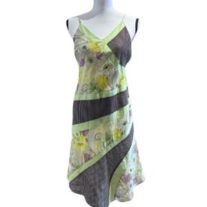 Size 4 Bentley A Designer Dress below the knee and lined in excellent condition